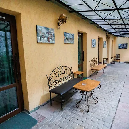Staryi Krakiv Hotel