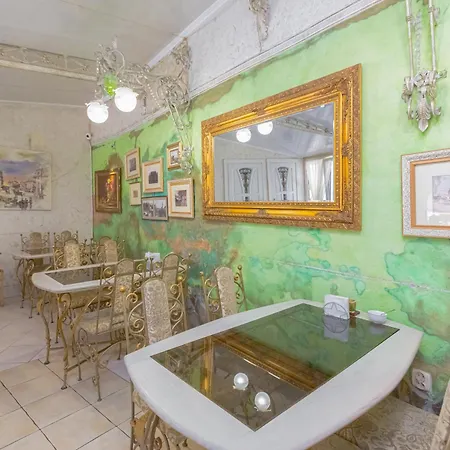 Staryi Krakiv Hotel 4*