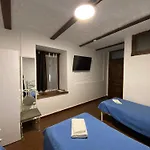Staryi Krakiv Готель Львів